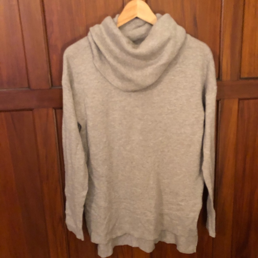 Gap camel sweater